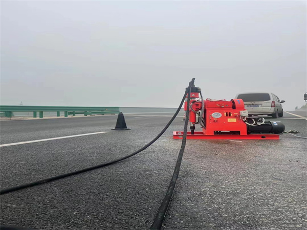 蓬溪马路路基路面开裂下沉注浆加固灌浆